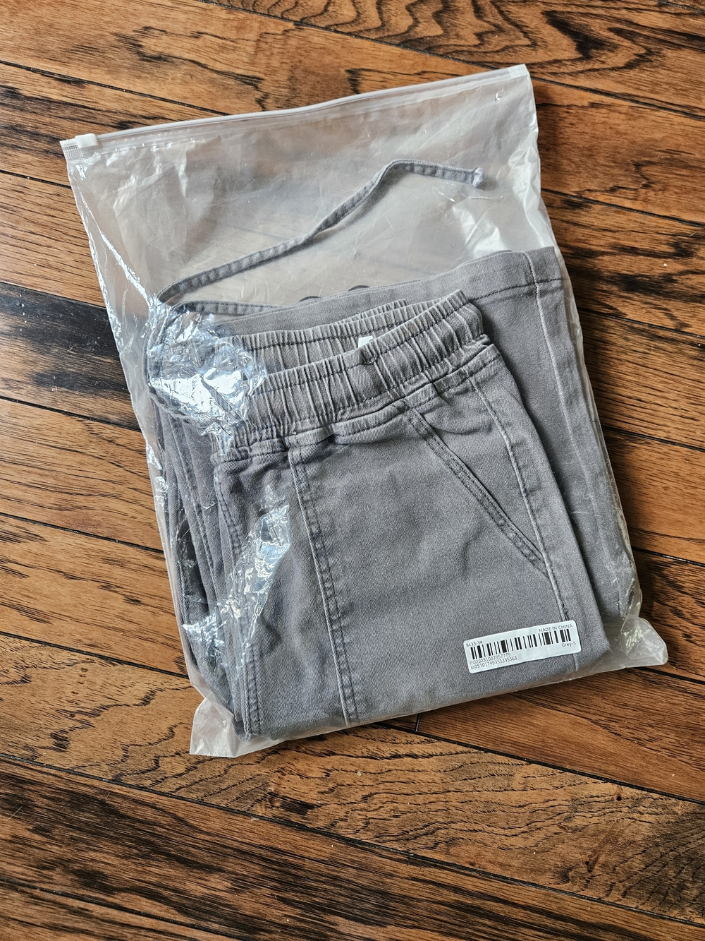 NWT Wide Leg Drawstring Pants in Light Gray - Picture 2 of 7